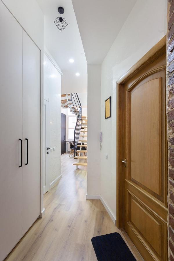 Leogrand Apartments On Khmelnytskoho 11 Lviv Buitenkant foto