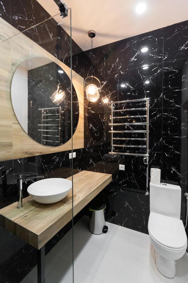 Leogrand Apartments On Khmelnytskoho 11 Lviv Buitenkant foto