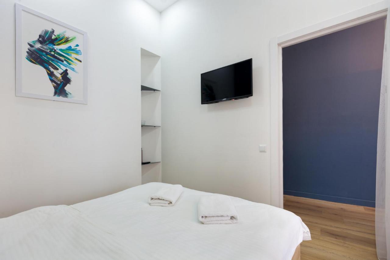 Leogrand Apartments On Khmelnytskoho 11 Lviv Buitenkant foto